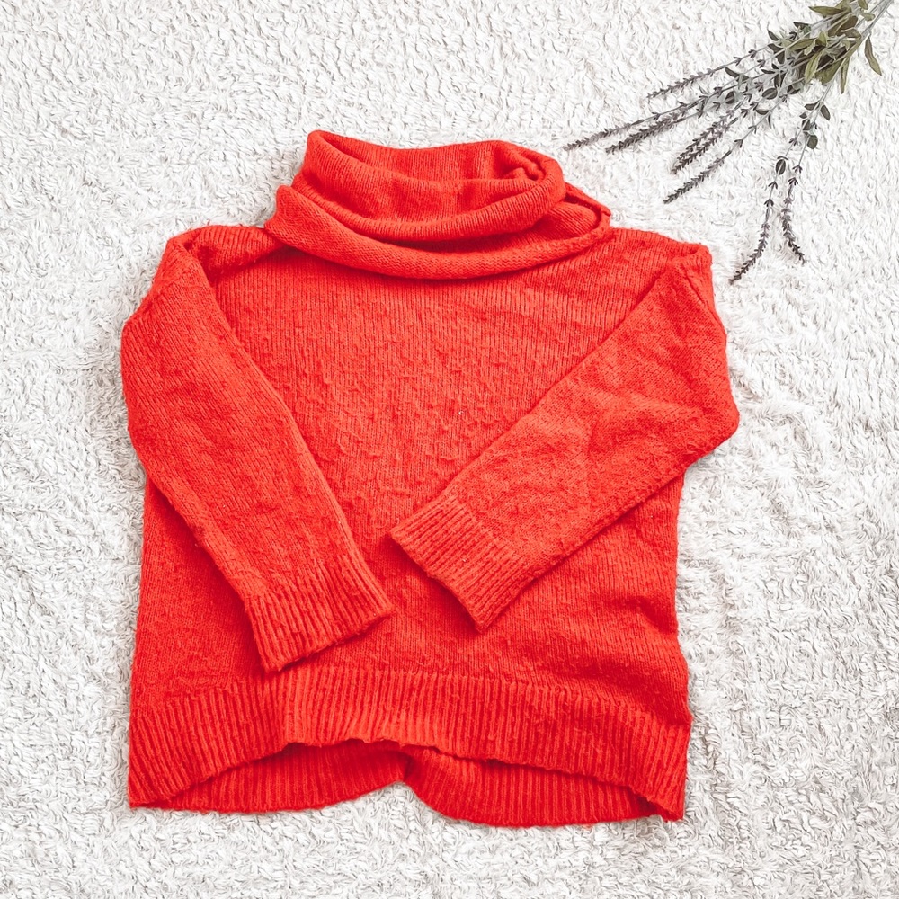 H&M bright red knitted fuzzy cozy soft long oversized Sweater